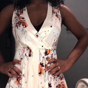 White floral print tunic by Free People size M